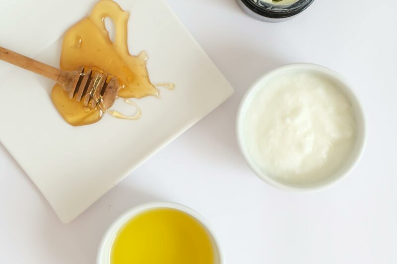 Masque cheveux gras maison : 5 recettes naturelles efficaces
