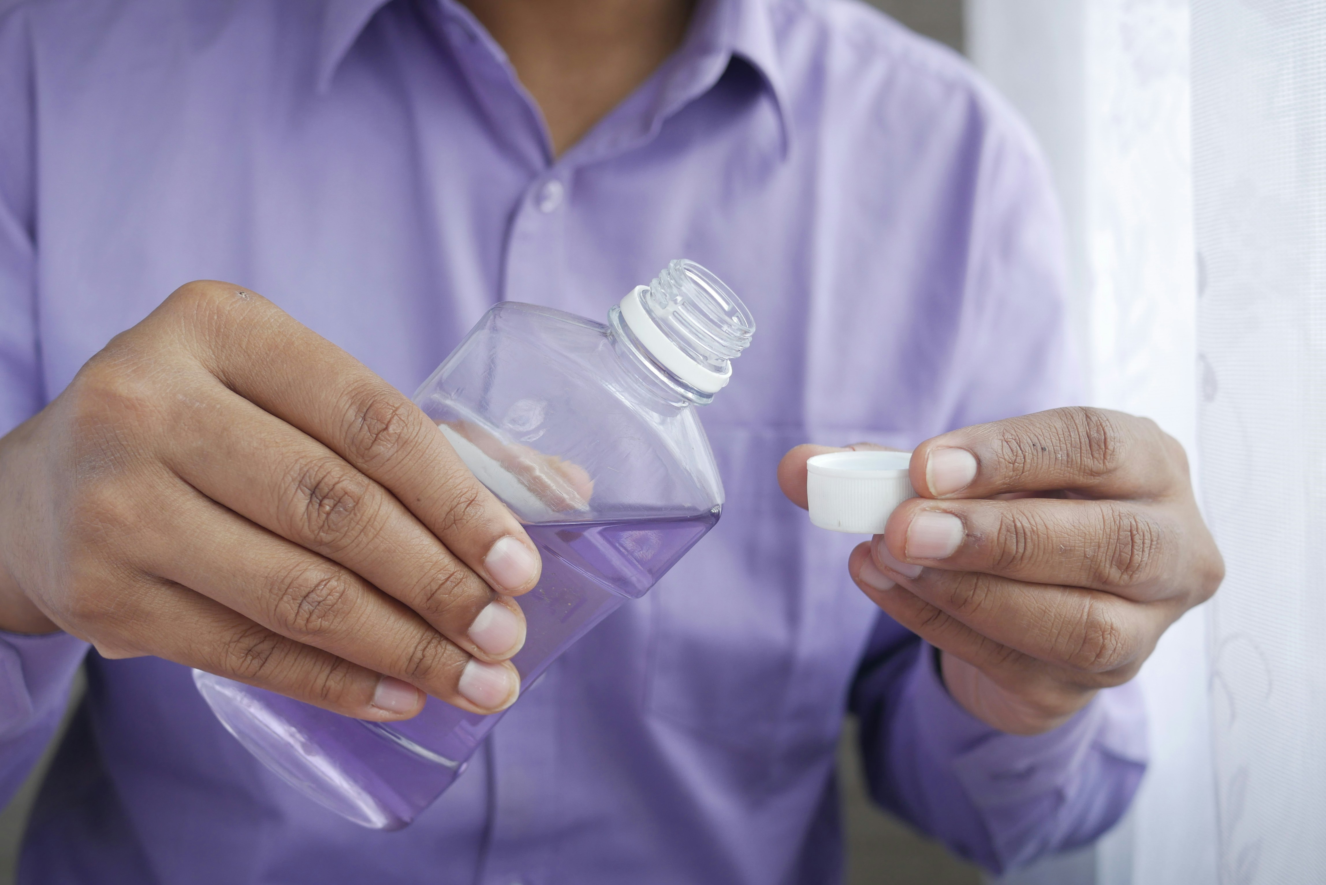 Bain de bouche maison : 5 recettes naturelles efficaces