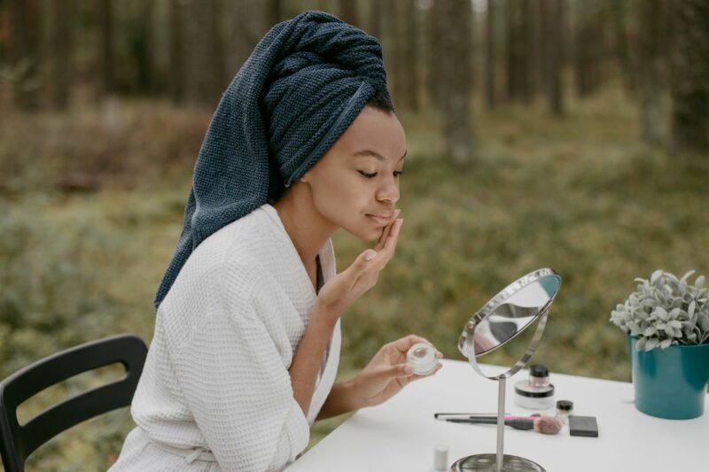 Soin peau sèche : la routine naturelle qui nourrit vraiment